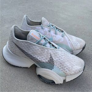 Nike platinum zoom hiit SuperRep 2 size 7